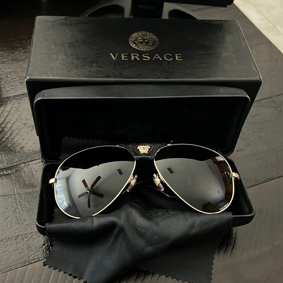 Versace Accessories - Authentic Versace Aviators